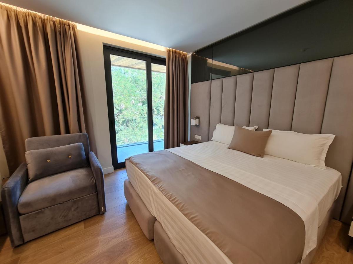 Hotel Aross Kanine Bagian luar foto