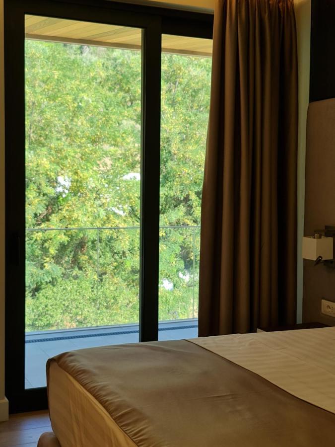 Hotel Aross Kanine Bagian luar foto