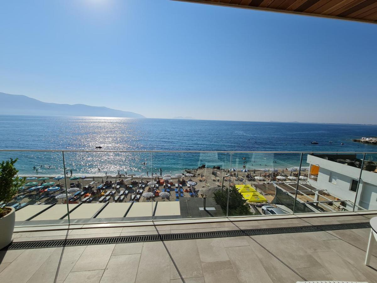 Hotel Aross Kanine Bagian luar foto