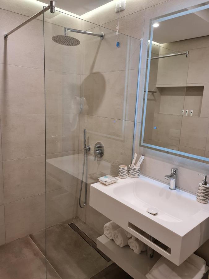 Hotel Aross Kanine Bagian luar foto