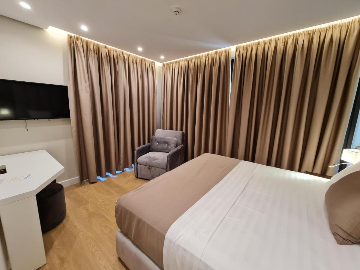 Hotel Aross Kanine Bagian luar foto