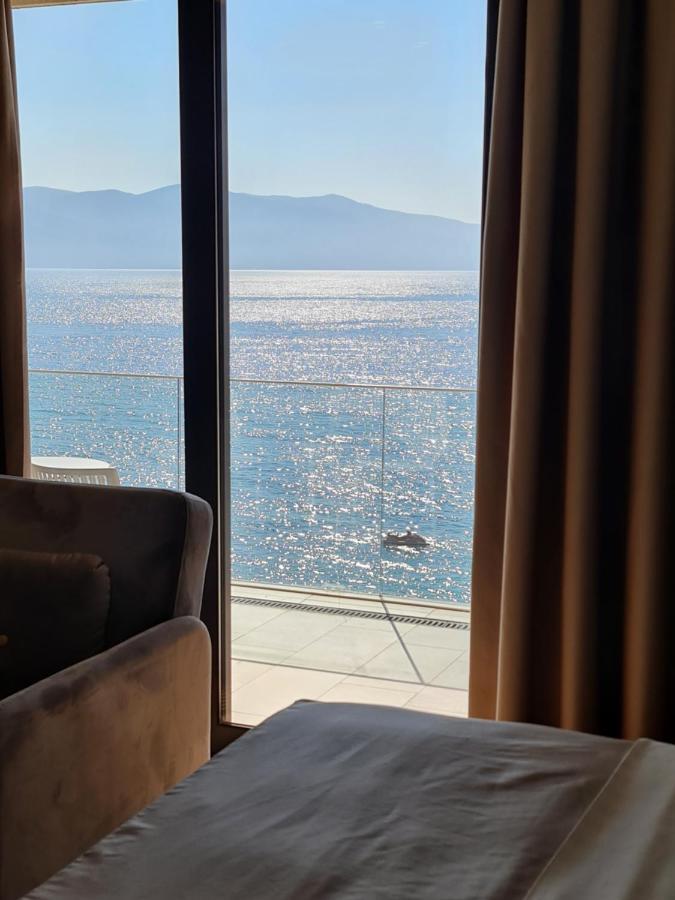 Hotel Aross Kanine Bagian luar foto