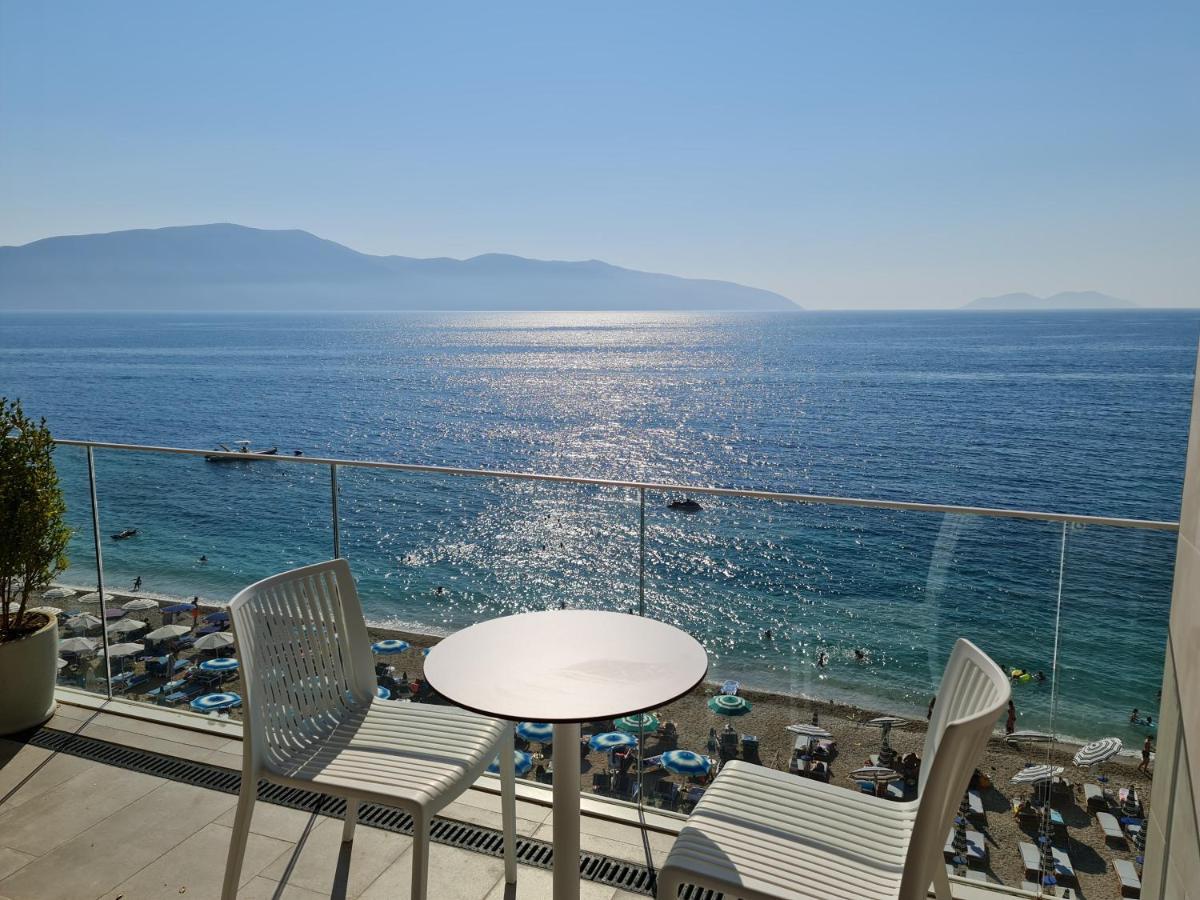 Hotel Aross Kanine Bagian luar foto