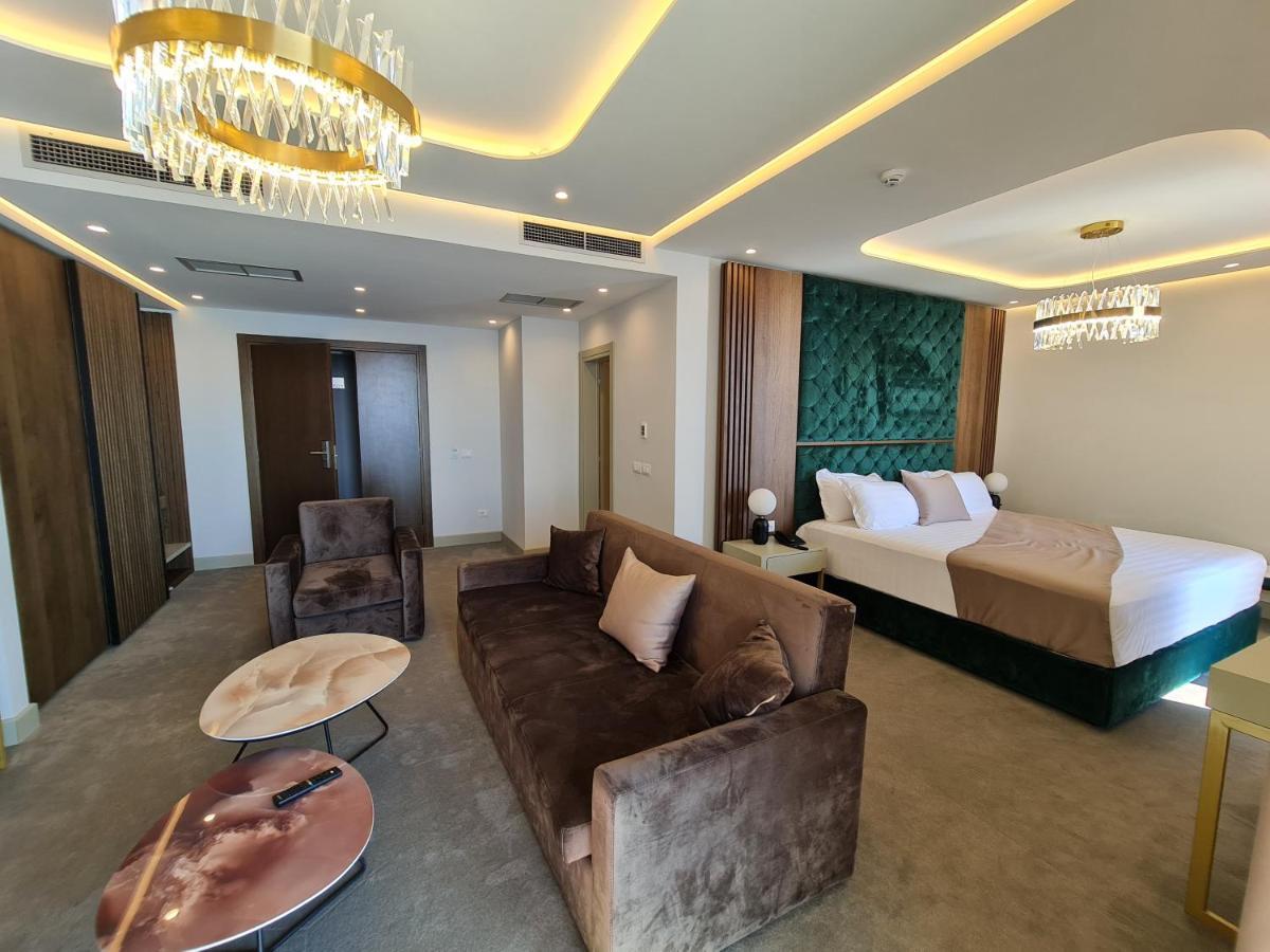 Hotel Aross Kanine Bagian luar foto