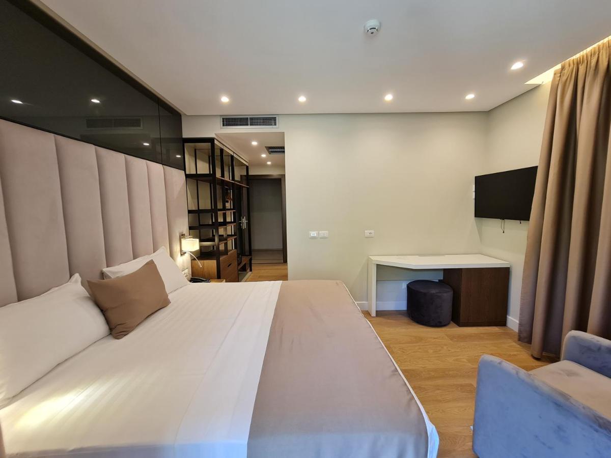 Hotel Aross Kanine Bagian luar foto