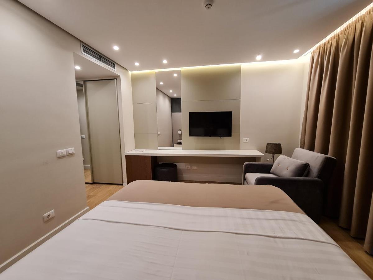 Hotel Aross Kanine Bagian luar foto