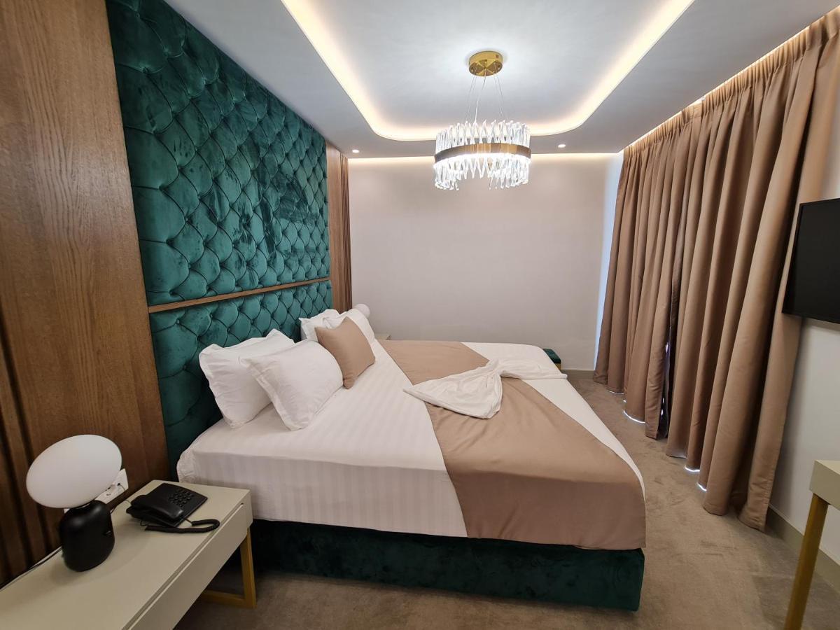 Hotel Aross Kanine Bagian luar foto