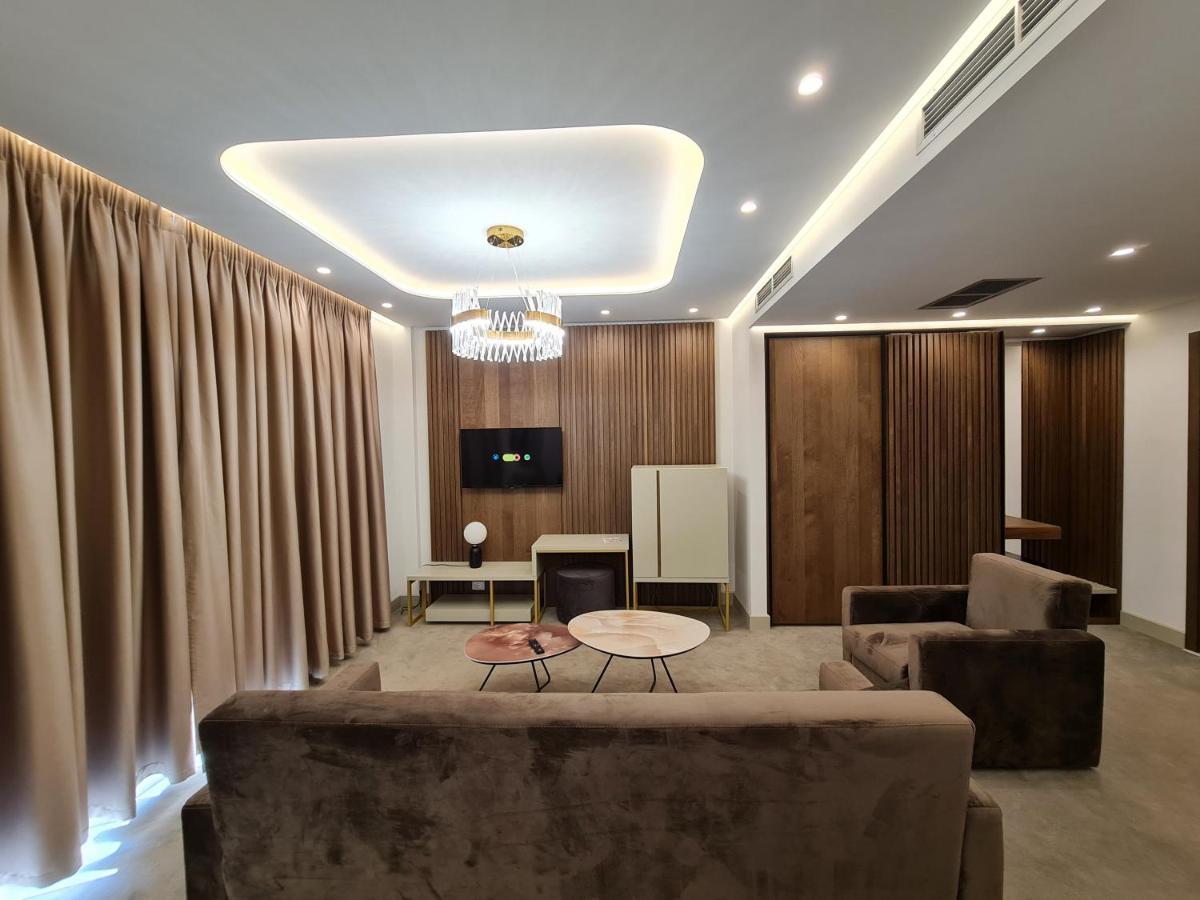 Hotel Aross Kanine Bagian luar foto