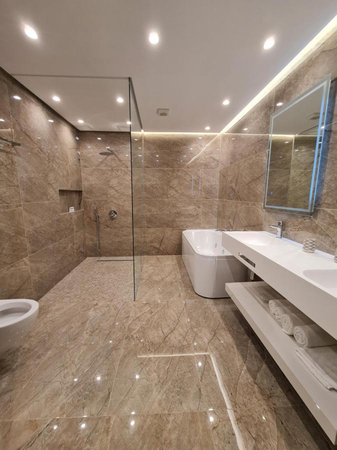 Hotel Aross Kanine Bagian luar foto
