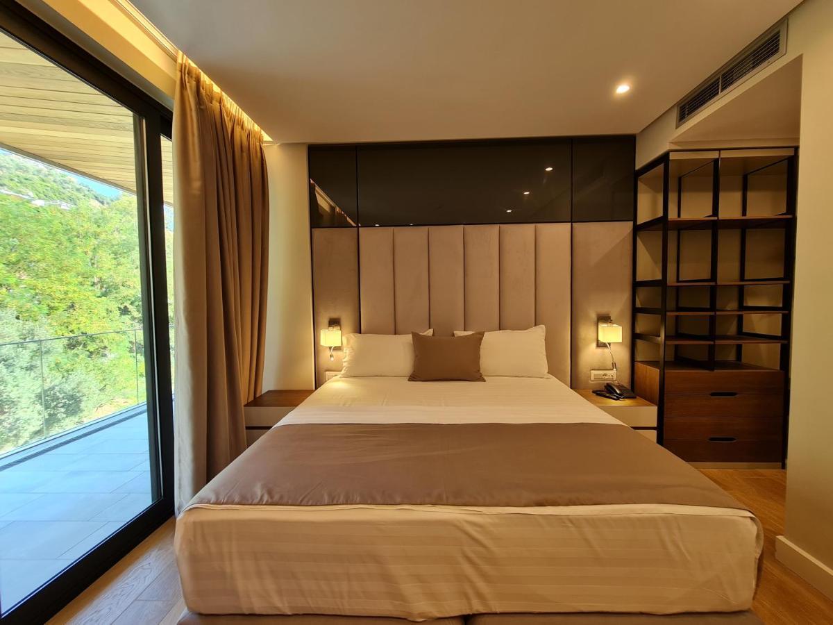Hotel Aross Kanine Bagian luar foto