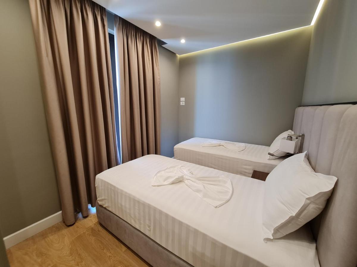 Hotel Aross Kanine Bagian luar foto